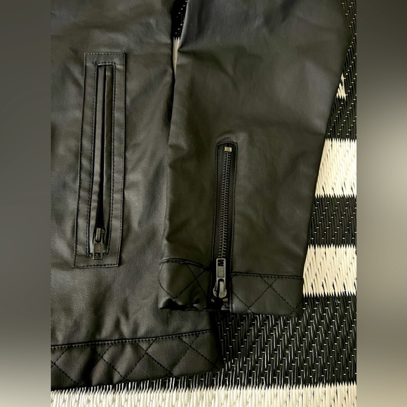 Women's Audi Racing Jacket - Picture 7 of 11